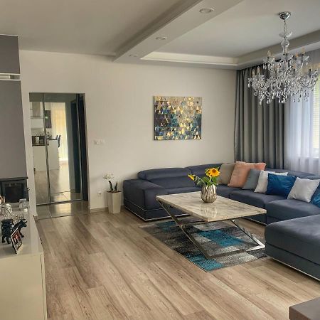 Modern 2 Bed House Near Bratislava With Parking Daire Rovinka Dış mekan fotoğraf