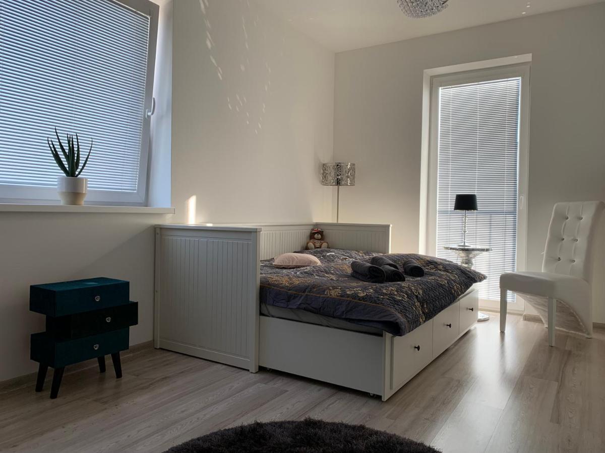 Modern 2 Bed House Near Bratislava With Parking Daire Rovinka Dış mekan fotoğraf